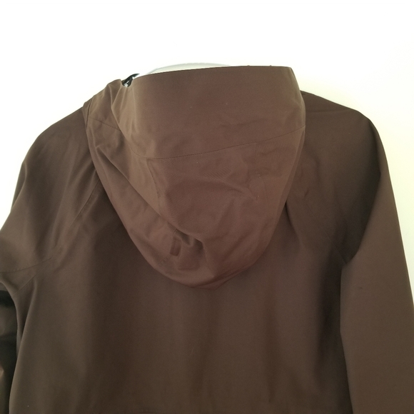 Lululemon It's Definitely Raining Jacket - Picture 11 of 16